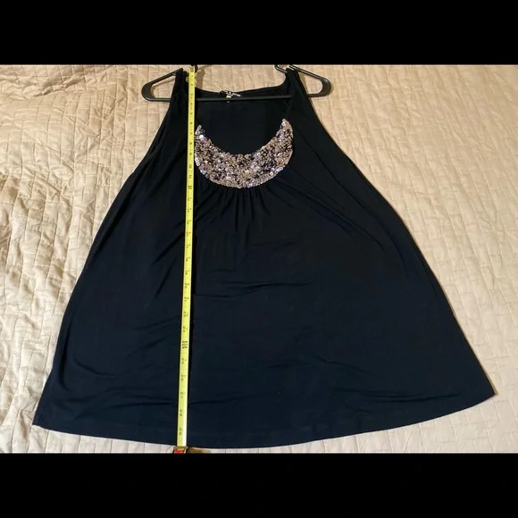 Lane Bryant size 1X, sleeveless, sequined black top. - Picture 3 of 4